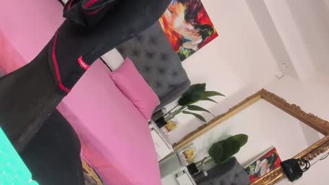 Snapshot of prettyjuliax chatting on December 2024 08:29:01 PM prettyjuliax online show from December 2024 08:29:01 PM