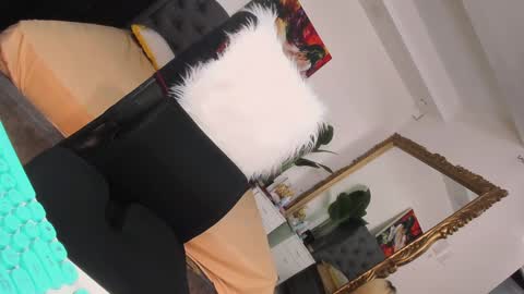 Snapshot of prettyjuliax chatting on January 2025 01:53:02 AM prettyjuliax online show from January 2025 01:53:02 AM