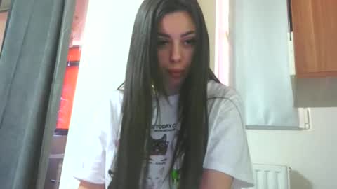 prettyjulliette online show from March 2026 10:43:02 AM