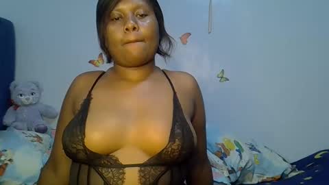 prettymel_ online show from January 2026 09:38:02 PM