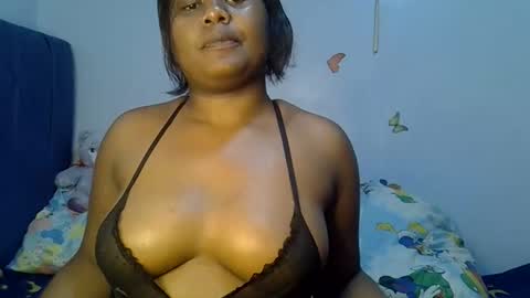 prettymel_ online show from January 2026 06:46:02 PM