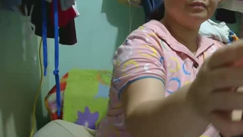 Snapshot of prettynhing chatting on December 2024 07:02:02 AM Nhing online show from December 2024 07:02:02 AM