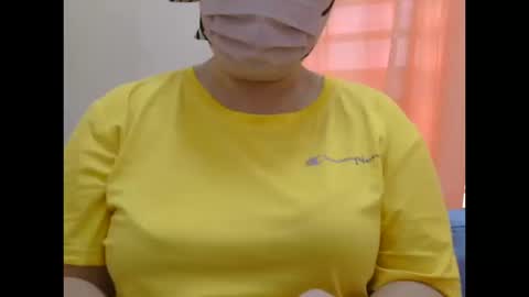 Snapshot of prettynhing chatting on October 2025 02:33:01 AM Nhing online show from October 2025 02:33:01 AM