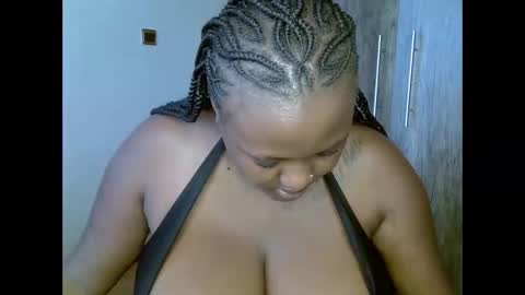 Snapshot of prettypearl_ chatting on December 2024 09:11:01 AM pearl online show from December 2024 09:11:01 AM