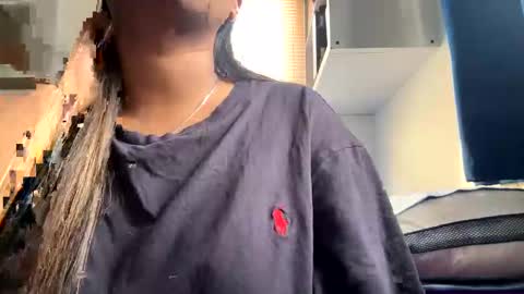 prettyyalisha online show from April 2026 02:35:01 PM