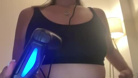 Snapshot of prettyyykittyyy22 chatting on July 2026 02:04:02 AM prettyyykittyyy22 online show from July 2026 02:04:02 AM