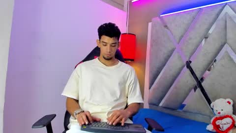 prince_arthur77 online show from December 2025 02:00:02 PM