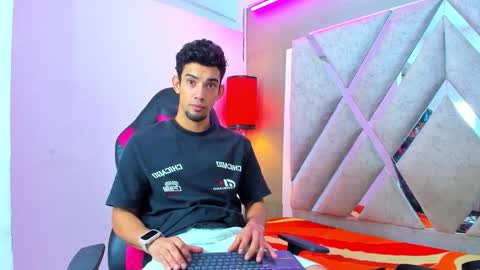 prince_arthur77 online show from January 2026 02:53:02 PM