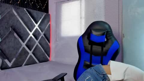 prince_arthur77 online show from May 2026 01:07:02 PM