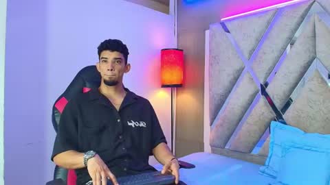 Snapshot of prince_arthur77 chatting on June 2026 01:32:02 PM prince_arthur77 online show from June 2026 01:32:02 PM