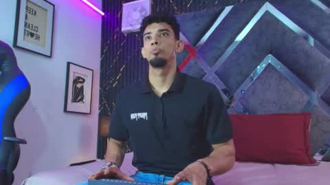 Snapshot of prince_arthur77 chatting on July 2026 01:48:01 PM prince_arthur77 online show from July 2026 01:48:01 PM