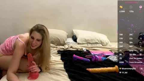 Kiki online show from September 2025 07:58:01 PM