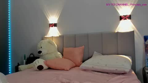 Princess Diana online show from February 2025 08:42:01 PM