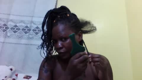 Snapshot of princessmiles2 chatting on June 2026 03:24:01 PM phelly online show from June 2026 03:24:01 PM