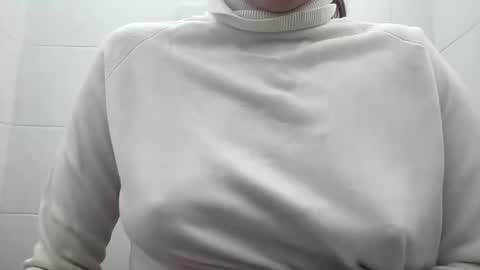 Snapshot of princesss99495055 chatting on February 2025 11:13:02 AM PureLust Couple online show from February 2025 11:13:02 AM