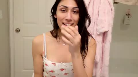 Snapshot of prinxessally chatting on February 2025 02:49:01 AM Prinxessally online show from February 2025 02:49:01 AM