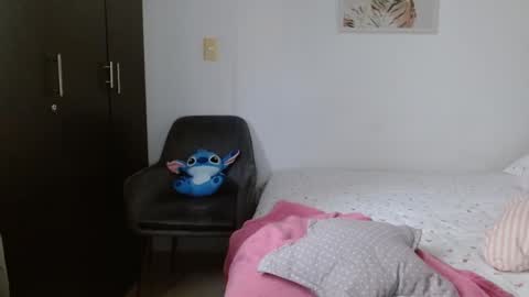 Snapshot of priscila_black chatting on November 2025 09:04:02 PM Marcela online show from November 2025 09:04:02 PM