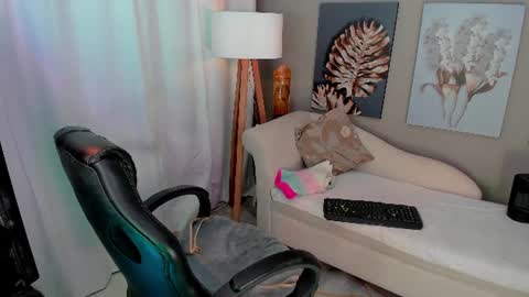 Snapshot of priya_rose chatting on July 2026 05:43:02 PM Priya Rose online show from July 2026 05:43:02 PM