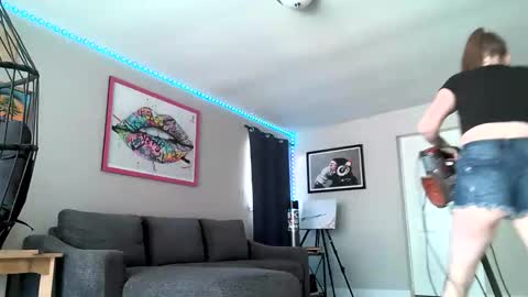 Snapshot of properfuct chatting on May 2026 10:15:02 PM Properfuct online show from May 2026 10:15:02 PM