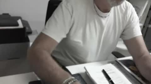 Snapshot of proplan chatting on May 2026 03:42:02 PM mature hairy guy online show from May 2026 03:42:02 PM