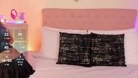 Pretty Moon online show from September 2025 12:08:02 PM