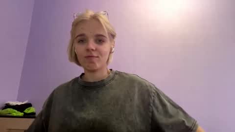 Scarlet online show from December 2025 06:20:02 AM