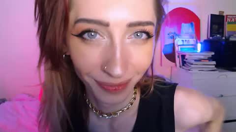 EsteticHouse online show from November 2025 03:13:02 PM