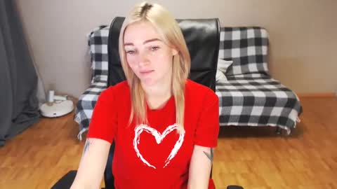 Polly online show from December 2024 07:46:01 AM