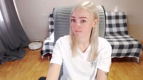 Polly online show from March 2026 04:40:01 AM