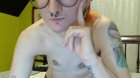 Snapshot of punkpupollie chatting on April 2026 01:10:01 AM punkpupollie online show from April 2026 01:10:01 AM