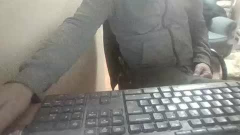 Snapshot of pup_y chatting on March 2026 06:37:01 PM pup_y online show from March 2026 06:37:01 PM