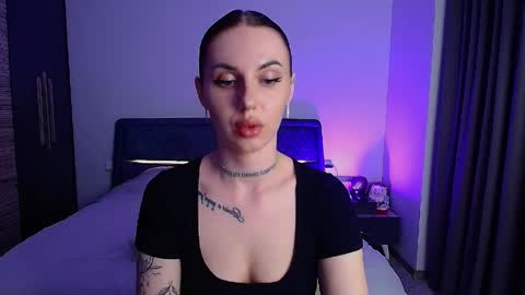 Snapshot of pure_temptation_j chatting on April 2026 05:18:01 PM Julia online show from April 2026 05:18:01 PM