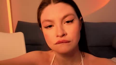 Snapshot of puree_eva chatting on May 2026 03:59:01 AM Eva online show from May 2026 03:59:01 AM