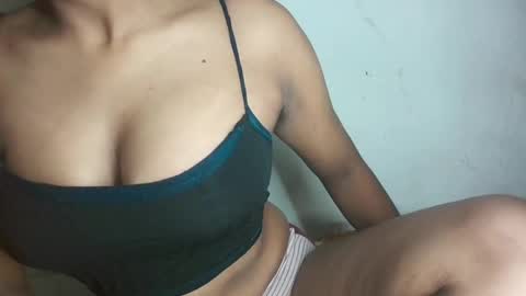 Snapshot of pureelove chatting on May 2026 04:42:02 AM Your love online show from May 2026 04:42:02 AM