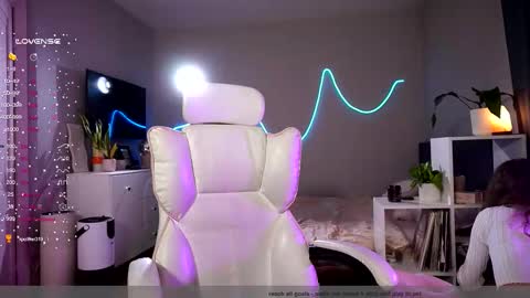 Snapshot of purple_baby chatting on November 2025 01:54:02 PM Sasha wait you here 6 of November. will celebrate my B- day online show from November 2025 01:54:02 PM