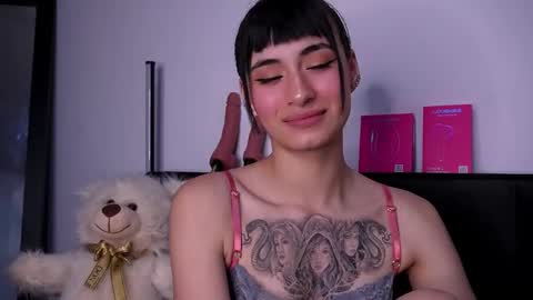 Snapshot of purplesnake_ chatting on March 2026 08:37:02 PM Alynn online show from March 2026 08:37:02 PM