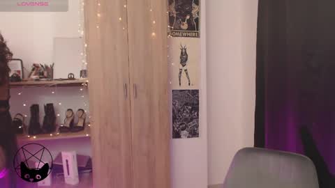 Mari online show from April 2026 02:31:01 AM