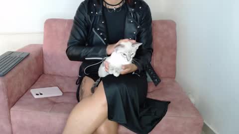 Snapshot of putakusan chatting on December 2024 05:16:01 AM Izumi online show from December 2024 05:16:01 AM