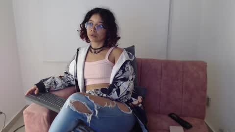 Snapshot of putakusan chatting on December 2024 03:04:01 AM Izumi online show from December 2024 03:04:01 AM