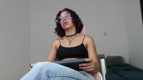 Snapshot of putakusan chatting on December 2024 03:18:02 AM Izumi online show from December 2024 03:18:02 AM