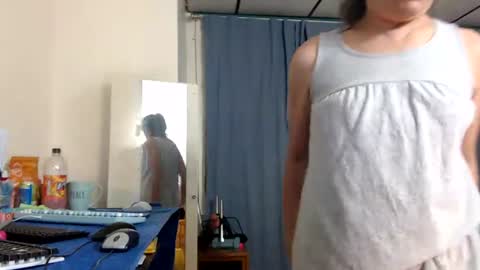 Snapshot of putiputi4u chatting on July 2026 04:40:01 AM putiputi4u online show from July 2026 04:40:01 AM