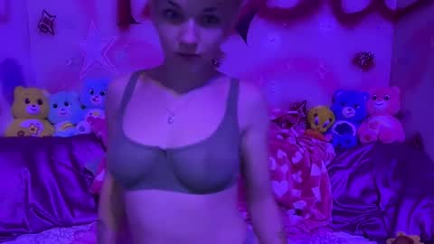 Snapshot of pvnkpixie chatting on September 2025 06:41:02 PM pvnkpixie online show from September 2025 06:41:02 PM