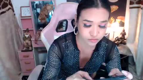 Queen Agatha online show from November 2025 05:36:02 PM