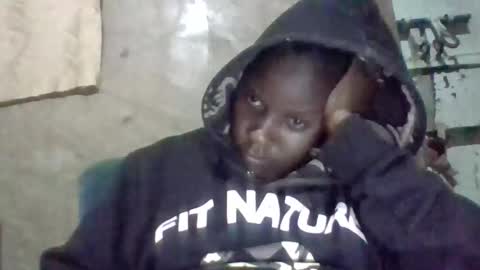 queen014 online show from November 2025 02:12:01 AM