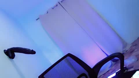 Snapshot of queen__anastasia chatting on February 2025 05:38:01 AM queen__anastasia online show from February 2025 05:38:01 AM