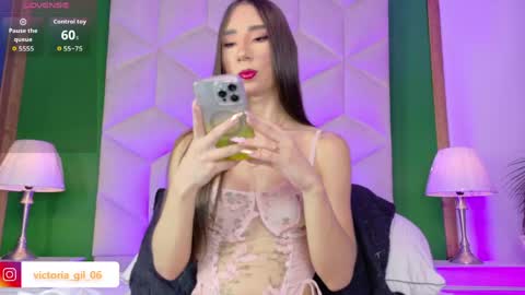 Snapshot of queen__violet chatting on May 2026 07:55:02 PM Queen Violet online show from May 2026 07:55:02 PM