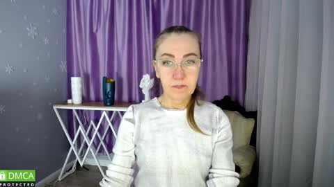 Snapshot of queen_a_n_i chatting on January 2025 07:54:01 AM A N I  Ill be here on December 1st online show from January 2025 07:54:01 AM