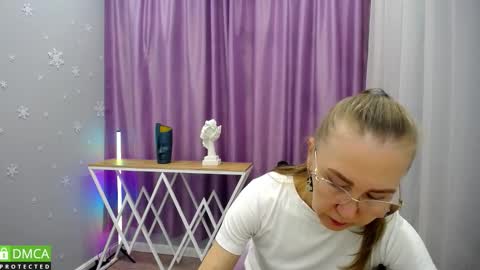 Snapshot of queen_a_n_i chatting on September 2025 01:45:01 PM A N I  Ill be here on December 1st online show from September 2025 01:45:01 PM