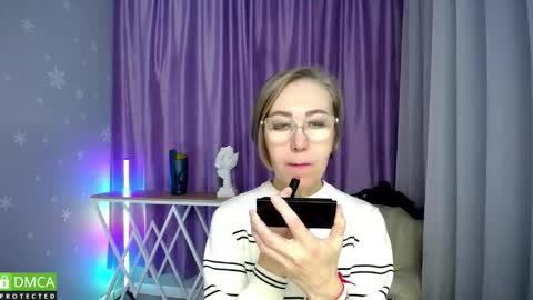 Snapshot of queen_a_n_i chatting on October 2025 11:43:01 AM A N I  Ill be here on December 1st online show from October 2025 11:43:01 AM