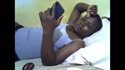 Snapshot of queen_darling3 chatting on February 2026 06:44:02 PM Gentrix online show from February 2026 06:44:02 PM